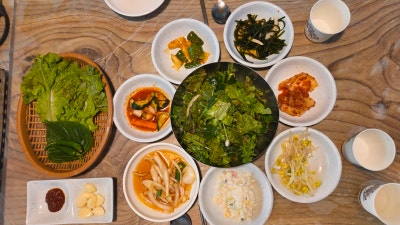 부산 기장에 있는 계곡식당 만수장 가든, 프라이빗 방갈로에서 즐기는 여유로운 식사, 오리불고기 솔직후기