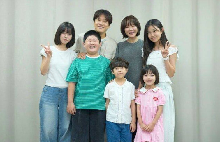 배우 차태현 엄지원 다섯 남매 다둥이 부부 된다 영화 '복직 경찰'로 연기 호흡을 맞춘다!!