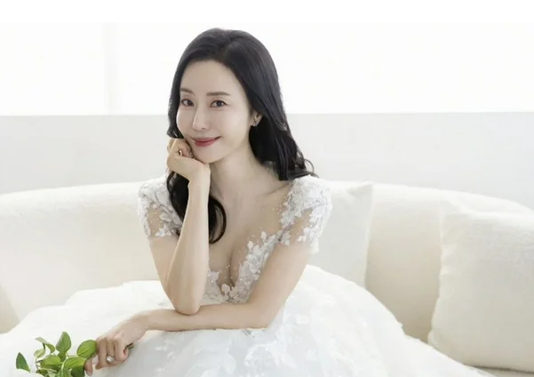 각시탈 반민정 프로필 총정리 9월 1살 연상 사업가와 결혼