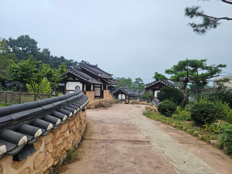 구림한옥스테이, 영암군립하정웅미술관 그리고 고산마을