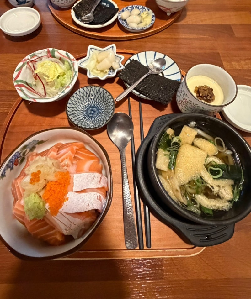 [부천중동 맛집] 이색어담 연어동부터 초밥까지 알찬 일식집 후기(메뉴, 연어덮밥, 주차, 화....