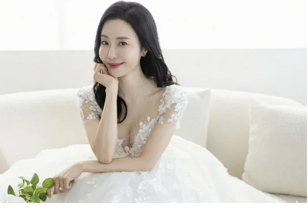[단독] '각시탈' 반민정, 9월 결혼…청첩장 입수