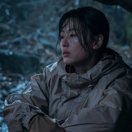 Kim Eun-hee's 30 Billion Won Blockbuster, Jun Ji-hyun and Joo Ji-hoon's tvN Drama, Hit with a Bomb of Criticism