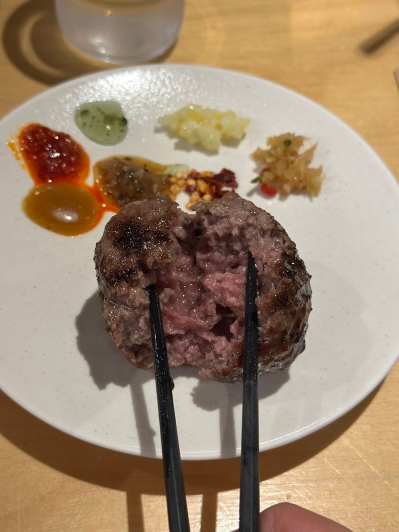 [혜화] 대학로 데이트 맛집 숯불 구이 함박 맛집 추천 | 나래함박