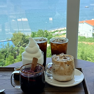 경남 사천 오션뷰 대형 카페 추천 더메르