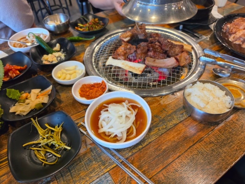 수유역 근처 가족회식하기 좋은 숯불 돼지갈비 맛집 금돈돈갈비 수유점