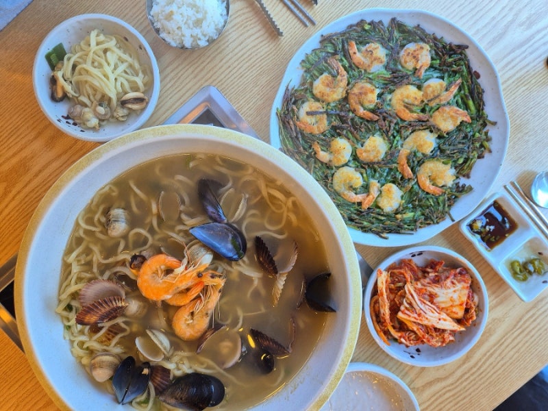 기장 동부산 맛집 용궁해물칼국수 오시리아 근처 가족외식 추천 (새우부추전 필수)