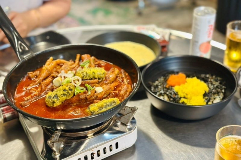 신호닭발 신도림 본점 | 돼지껍데기 볶음, 국물 닭발 세트 먹기
