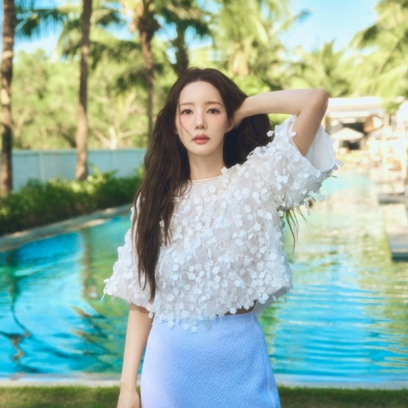 "이게 B컷이라고?" 박민영, 푸켓 30도에서 나온 컷이 이 정도입니다