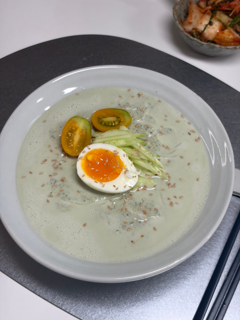 혈당 걱정 끝! 의사도 권하는 서리태 콩국수 진하게 갈아 먹는 법