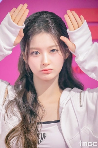 엔믹스 설윤 프로필 총정리! 4세대 대표 비주얼의 매력과 최근 활동까지