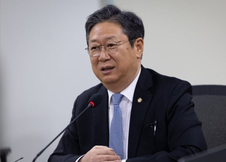 "<b>폐버스</b>를 <b>청년</b> 주거공간으로 제공하자" 목동6단지 거주 민주당 황....