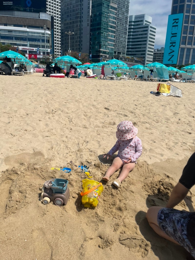 [부산 해운대] 해운대해수욕장 파라솔 가격, 튜브 대여, 22개월 아기랑 놀아본 솔직후기️