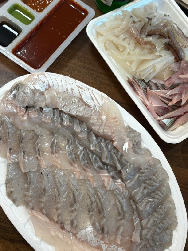 최근 뜨는 여행지 군산, 군산 농수산물종합센터 활어회포장 추천 ‘대박수산’