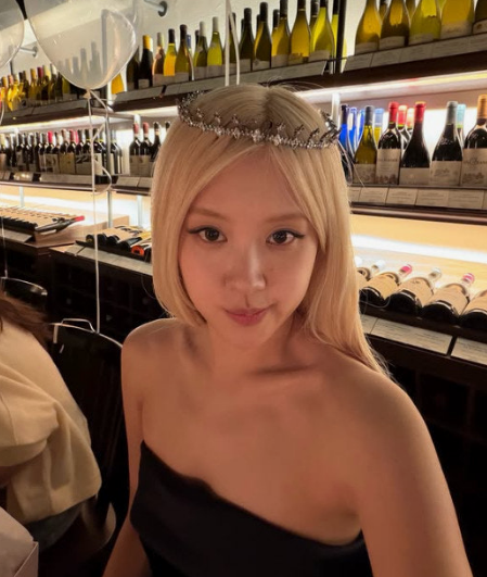 블랙핑크 로제블랙핑크 로제는 해외에서 얼마나 벌었을까? ‘APT.’ 대박 이후 예상수익 총정....