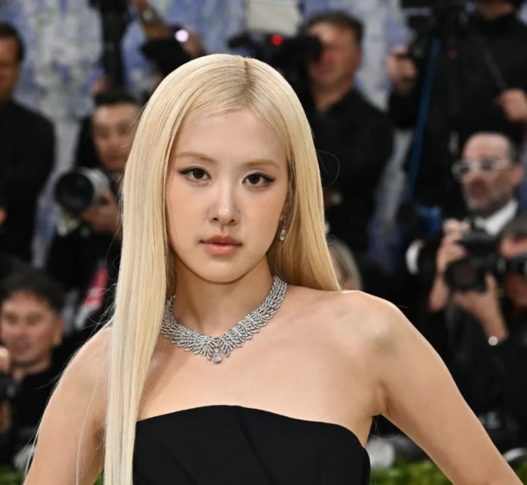 <b>블랙핑크</b> 로제 <b>10주년 행사 참석</b> 확정 불참설 일축
