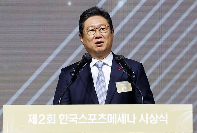 폐버스 개조해 청년주택으로 제공하자는 민주당 <b>황희 의원</b> 프로필......