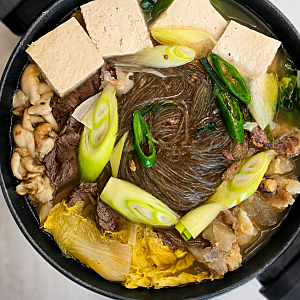 더위에 지칠 때 먹어봤는데.. 아롱사태수육전골 밀키트 솔직 후기