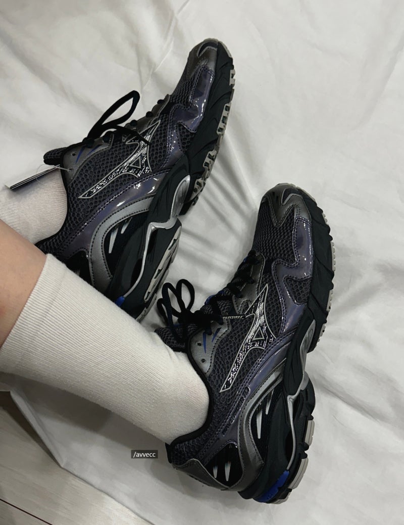 ️ 미즈노[Mizuno] _ 웨이브라이더10 구매후기 착샷 커플운동화 오디세이블랙