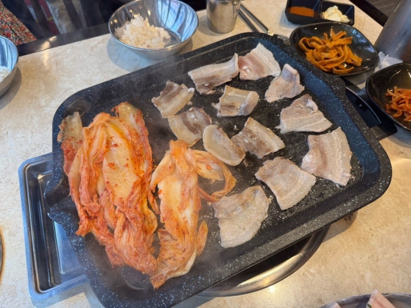 [안양일번가 맛집] 냉삼과 김치찌개의 환상 조합, “502찌개마을&옛날삼겹살”