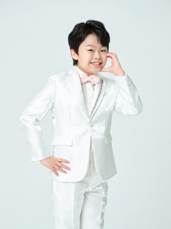 트로트 신동 황민호 프로필 나이 고향 학교 엄마 아빠 형 황민우 팬카페