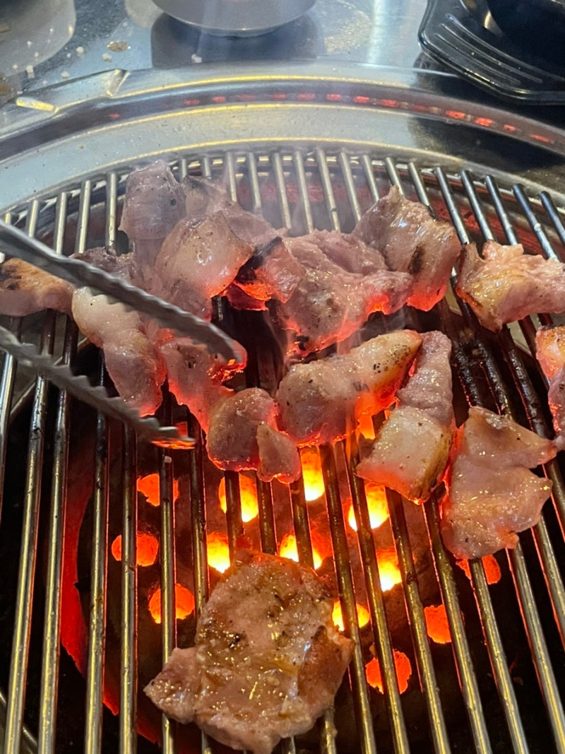 영등포역 고기집 영일목덜미살연탄구이 타임스퀘어 근처 연탄 노포 맛집