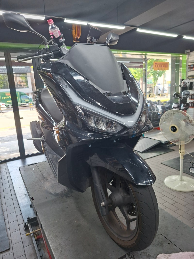혼다 PCX125 IRC순정타이어 교환 동래구오토바이 서원모터스