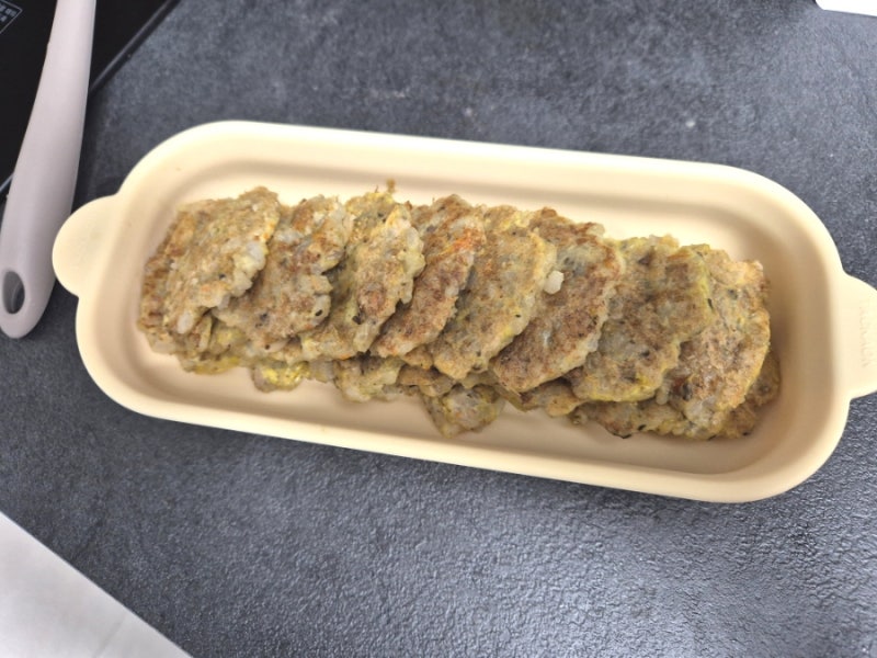 잘 먹던 8개월 아기가 이유식 거부 죽이유식을 밥전으로 줘봤더니?!