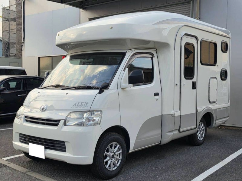 그래 이런 캠핑카가 있어야지! 캠핑카 아파트 주차장 주차는 되는 걸까?