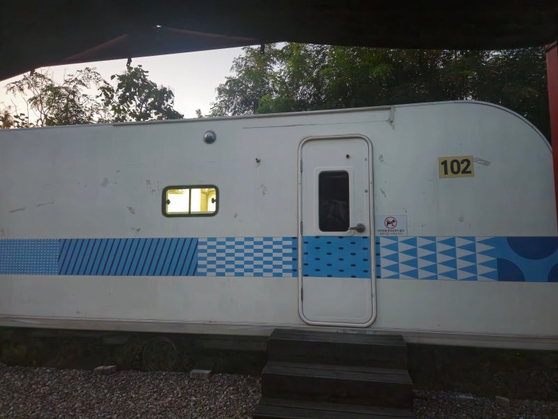 Incheon Sunset Campsite: 2 Nights, 3 Days in Caravan 102 with 4 People (August 3-5, 2026) - Summer Food Camping Review