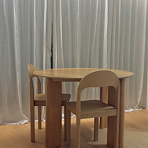내가 조합한 원목 식탁•의자 세트 | 우디크 라인 원형 테이블X잭슨카멜레온 Botany Dining chair