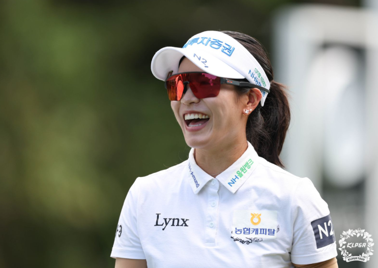 KLPGA 제주삼다수 마스터스 2라운드 강채연 단독선두 통산 21승 신기....