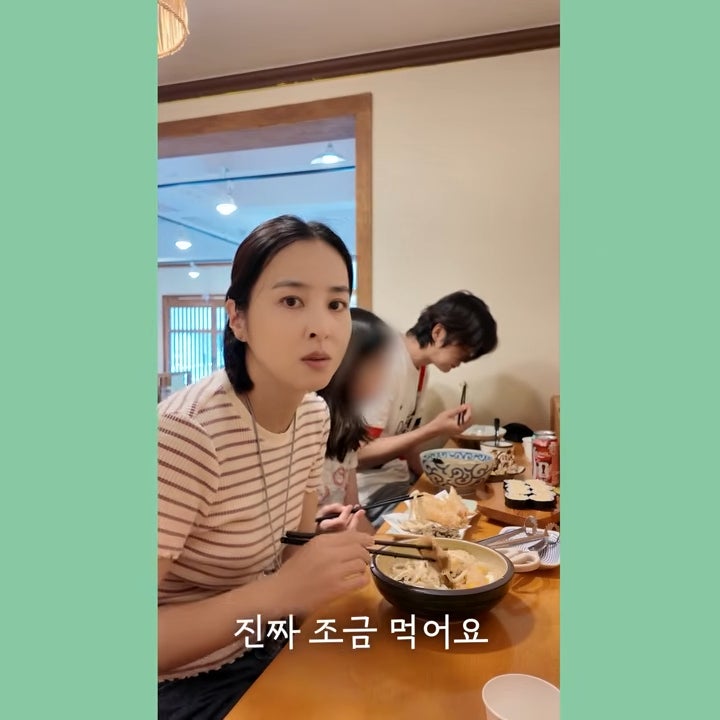 "이게 다 남은 거라고?" 기성용 한혜진 외식 잔반 논란 소식좌 인증