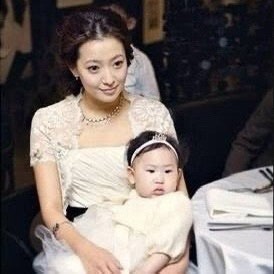 “하루 16번 대치동 라이딩?”첼로 유학길 오른 딸, 방송에서 밝힌 영재로 키워낸 김희선의 ....
