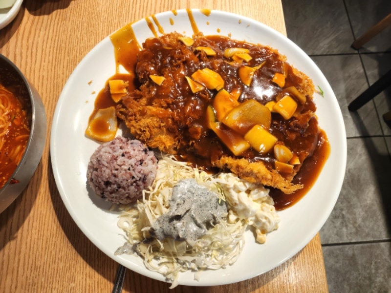 아주대 맛집 뚱보아저씨수제돈까스 물비빔국수 돈까스 후기