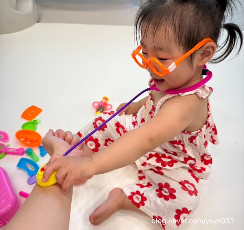 두 돌 역할놀이 언제부터? 병원놀이 효과와 장난감 고르는 방법