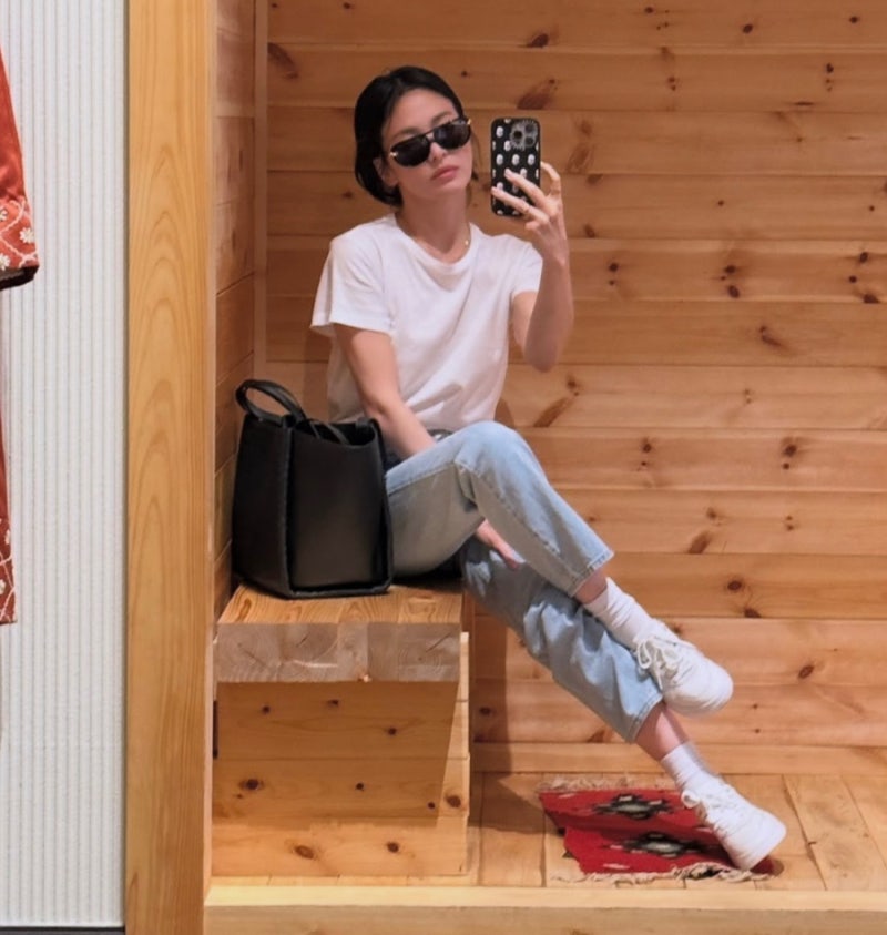 올해도 어김없이 등장한 송혜교 운동화