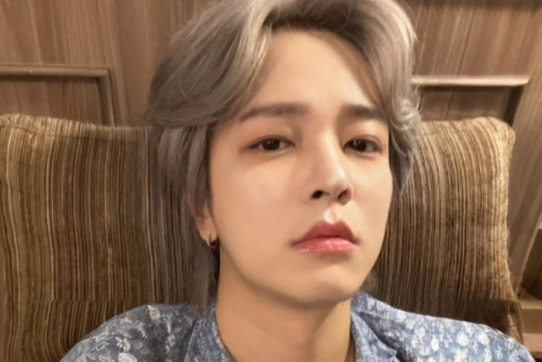 김정훈 근황 공개…46세에도 동안 외모, 어머니 팔순 사진에 관심 집중