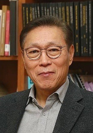 규제합리화 부위원장 <b>김태유</b> 프로필 고향 학교 이력 서울대 공대 명....