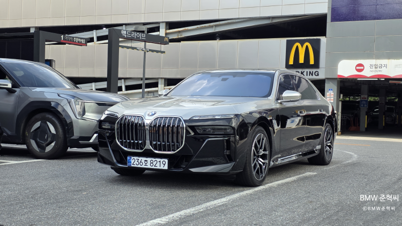 BMW 수원전시장,7시리즈 투톤랩핑 후 출고