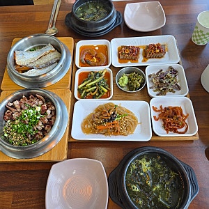 이름 그대로 정갈함 그 자체! 함덕 해변 프라이빗 솥밥 맛집 담백