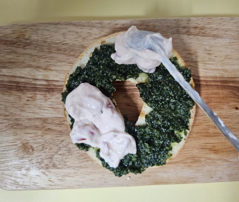 스타벅스 바질 토마토 크림치즈 베이글 만들기, 바질페스토 활용 레시피
