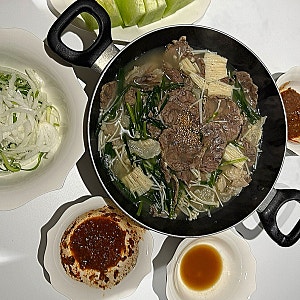 집에서 간편하게 먹을 수 있는 아롱사태 수육전골 밀키트, 저탄고지 다이어터 식단 추천