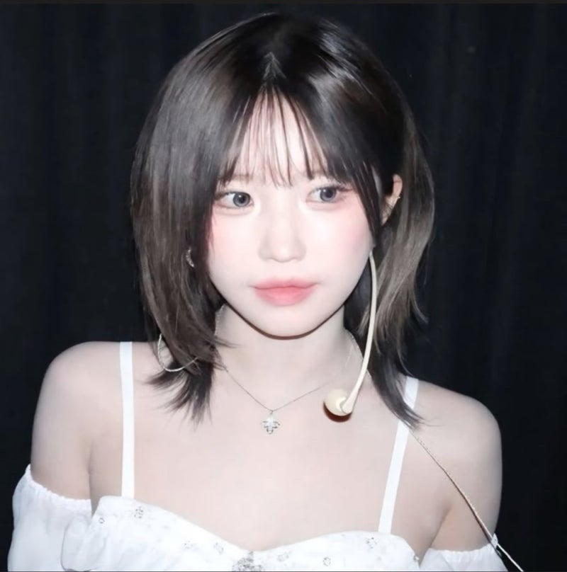 거지존도 완벽 소화! 송하영의 중단발 레이어드컷 매력 파헤치기
