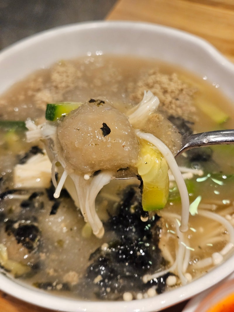 속초 중앙시장 맛집 감자골 감자옹심이, 오징어순대 감자전까지 제대로 먹고 온 후기