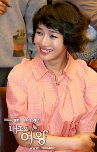 ‘내조의 여왕’으로 뜨더니…11살 연하 무술감독과 결혼한 배우의 정체