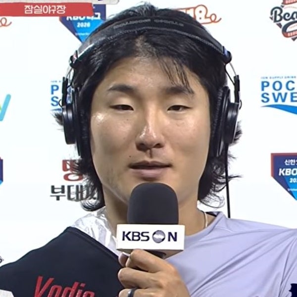 두산 곽빈 전격 MLB 도전 선언…내년 포스팅 자격 얻는다, 국내용 편견 뚫고 성장한 KBO리그 에....