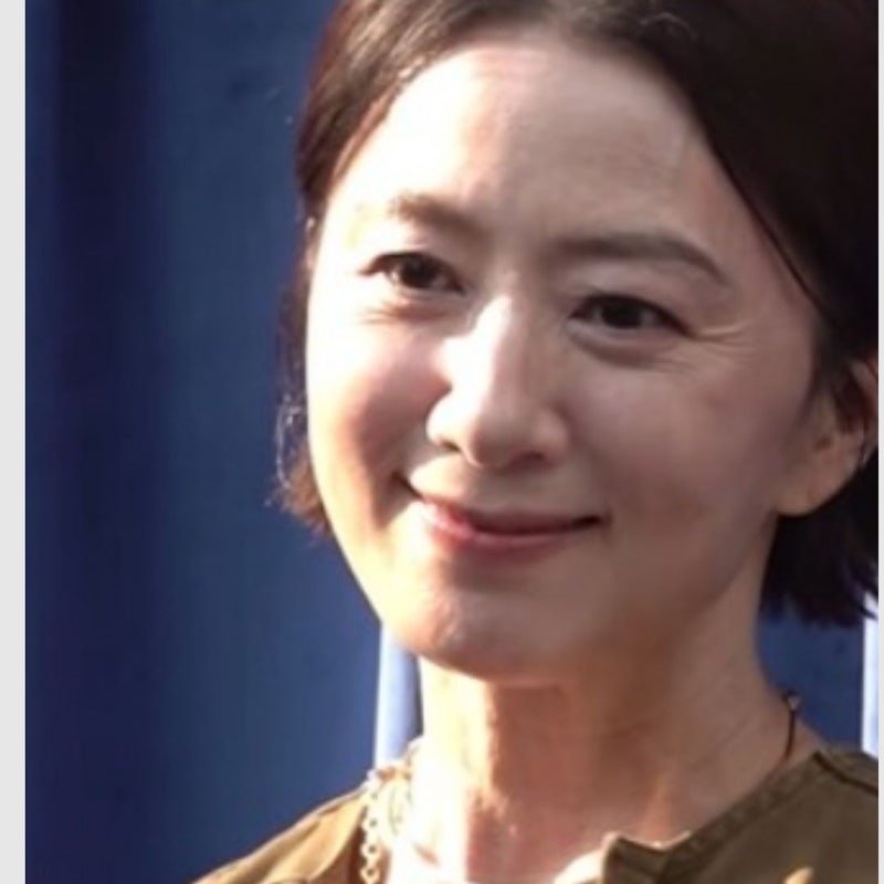 "눈가 주름 그대로인데" 59세 김희애, 오히려 찬사 쏟아진 이유