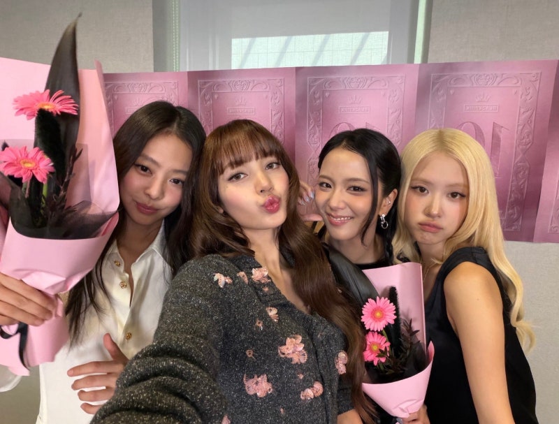BLACKPINK's 10th Anniversary Full Group: Fan Mistreatment Controversy, Short Meeting, and Jisoo's Tears