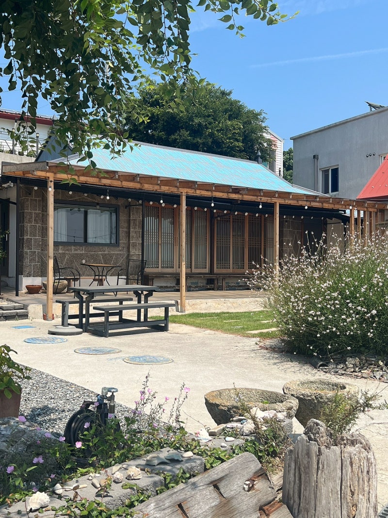 Gunsan Seonyudo Hanok Pension: Seonyudo-e Muldeulda Gift No. 1 Duplex Accommodation Review